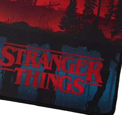 Cinereplicas - Stranger Things: Upside Down Deskmat