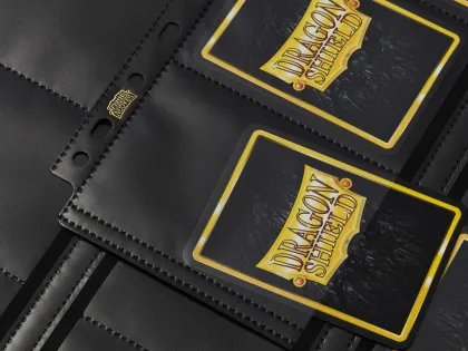 Dragon Shield 16 Pocket Pages Center Loading Black Non-Glare (50 stuks)