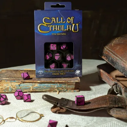 Q-Workshop - Call of Cthulhu RPG Dice Set: 7th Edition - Black & Magenta (7-delig)