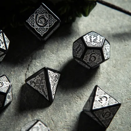 Q-Workshop - Celtic 3D Revised RPG Dice Set: Black & White (7-delig)