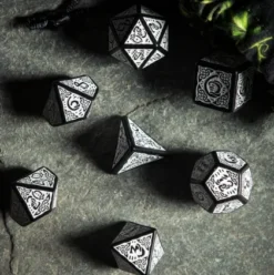 Q-Workshop - Celtic 3D Revised RPG Dice Set: Black & White (7-delig)