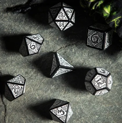 Q-Workshop - Celtic 3D Revised RPG Dice Set: Black & White (7-delig)