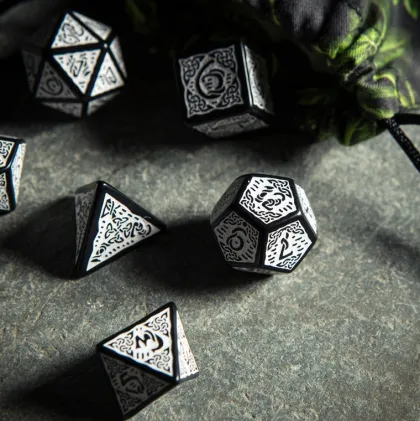 Q-Workshop - Celtic 3D Revised RPG Dice Set: Black & White (7-delig)