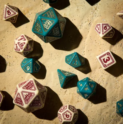 Q-Workshop - RuneQuest RPG Dice Set: Turquoise & Gold (7-delig)