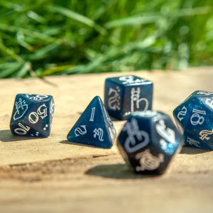 Q-Workshop - Shimmering Llama RPG Dice Set: Glittering Dark Blue & White (7-delig)